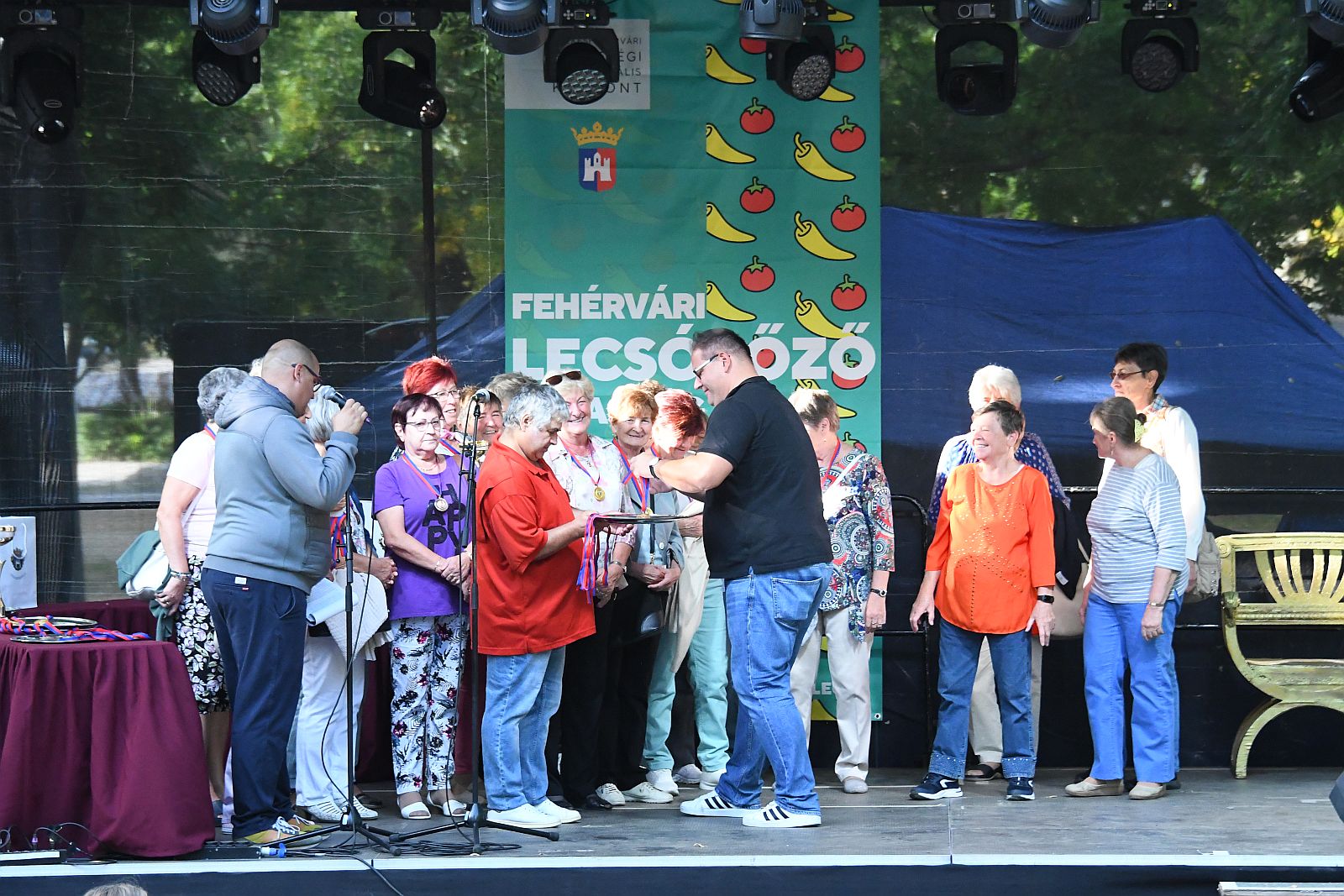 Nyugdíjasok sportvetélkedőjének díjátadója a Zichy ligetben